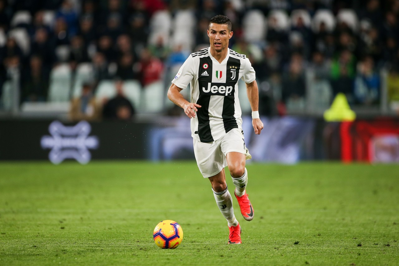 尤文图斯今日表现抢眼，格列兹曼整场无解，教练赛后亲自拥抱的简单介绍