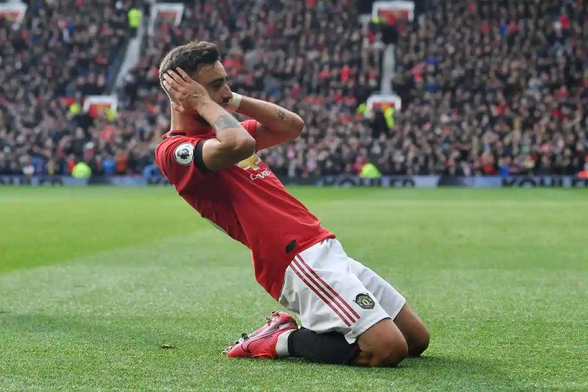 贝林厄姆开场5分钟连进两球，热刺防线形同虚设！的简单介绍