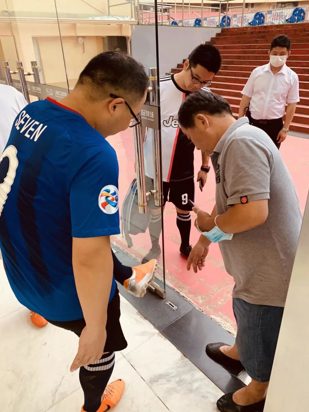  穆古鲁扎迎来三赛季高光表现，IG球迷沸腾！